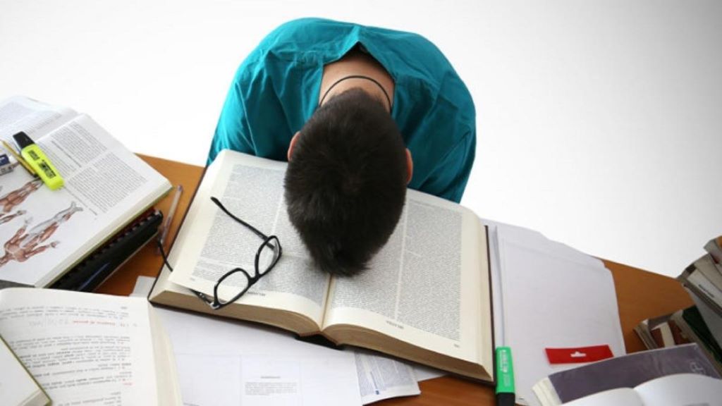 Battle Sleepiness and Ace Your Studies: Essential Hacks